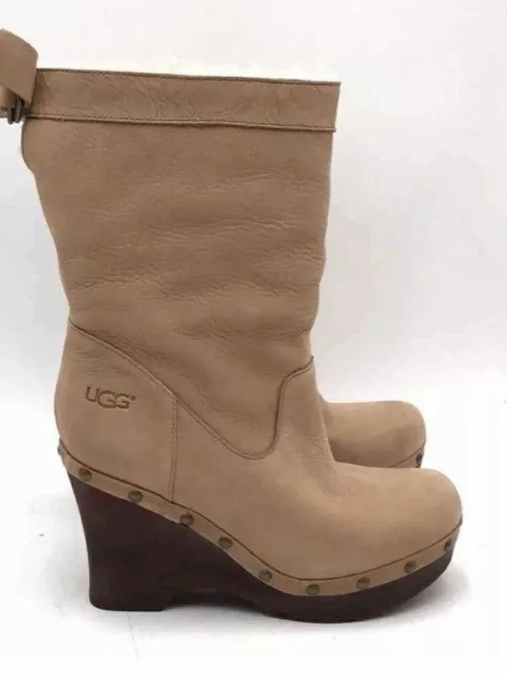 UGG Carnegie Leather Studded Wedge Clog Boots Shearling Cuff Tan Women’s Size 7